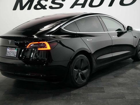 Used 2018 Tesla Model 3 Mid Range RWD image 4