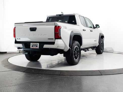 Certified 2025 Toyota Tacoma TRD Off-Road w/ TRD Off Road Premium Package image 12