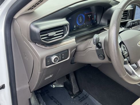 Certified 2022 Ford Explorer Platinum w/ Equipment Group 601A image 12