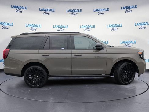 New 2027 Ford Expedition Platinum w/ Stealth Performance Package AWD/4WD image 3