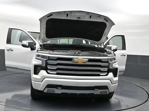 Used 2024 Chevrolet Silverado 1500 High Country AWD/4WD image 33