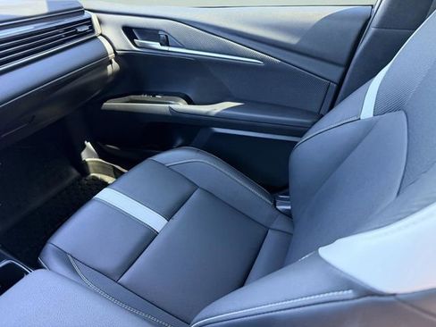 Used 2025 Toyota Camry SE w/ Convenience Package image 22