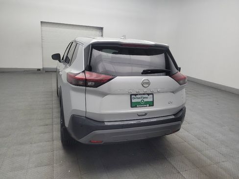 Used 2022 Nissan Rogue SV FWD image 6