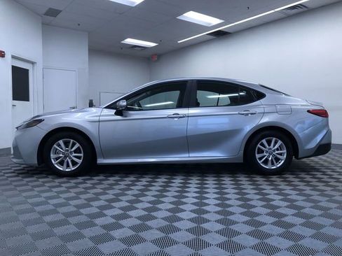 Used 2025 Toyota Camry LE image 12