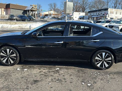 Certified 2020 Nissan Altima 2.5 SV image 4