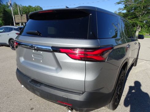 Used 2023 Chevrolet Traverse AWD LS w/ Safety Package image 9