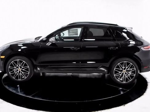 Certified 2025 Porsche Macan Turbo image 2