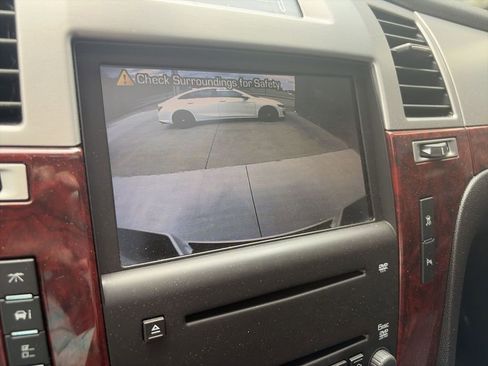 Used 2007 Cadillac Escalade EXT w/ Information Package AWD/4WD image 17