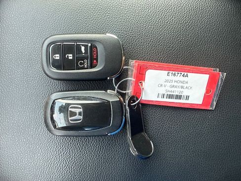 Certified 2025 Honda CR-V EX image 4