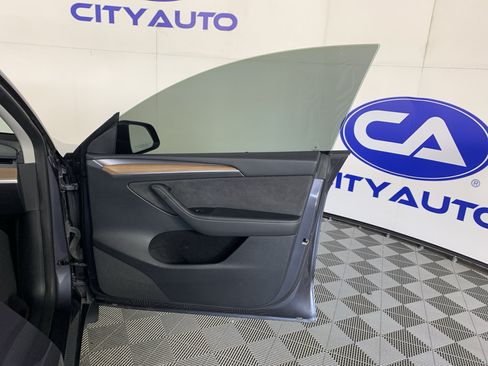 Used 2023 Tesla Model Y Long Range AWD/4WD image 37