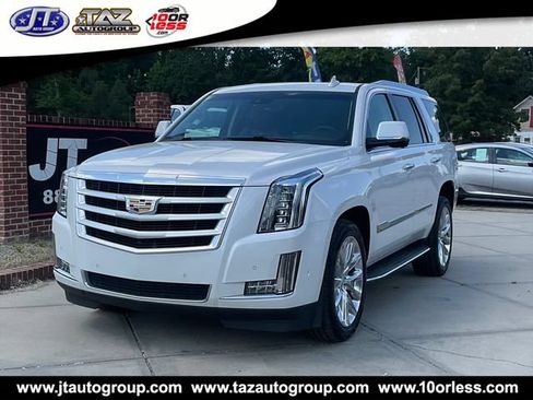 Used 2019 Cadillac Escalade Luxury AWD/4WD image 3