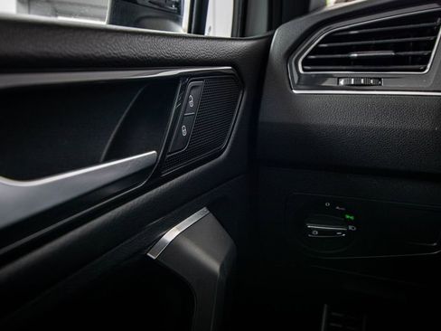 Used 2022 Volkswagen Tiguan SE R-Line FWD image 33