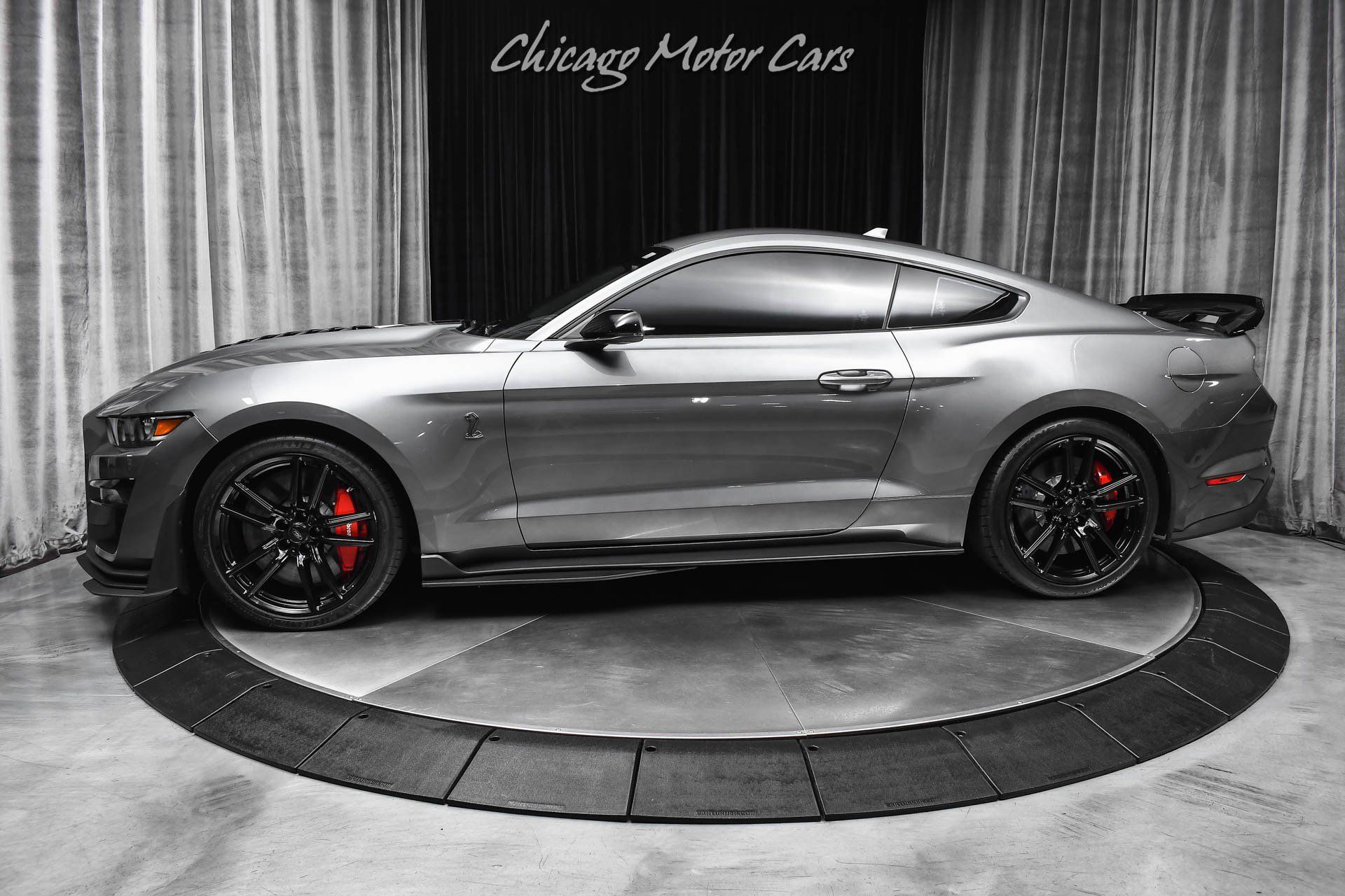 Used 2021 Ford Mustang Shelby GT500 w/ Technology Package RWD image 1