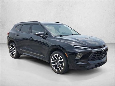 Used 2023 Chevrolet Blazer RS w/ Enhanced Convenience Package AWD/4WD image 3