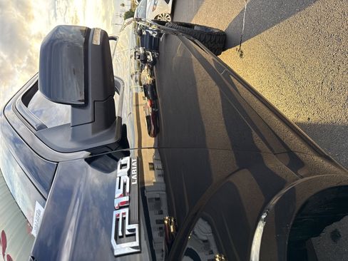 Used 2017 Ford F150 Lariat image 10