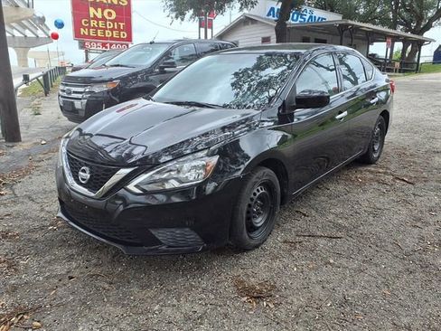Used 2017 Nissan Sentra S FWD image 2