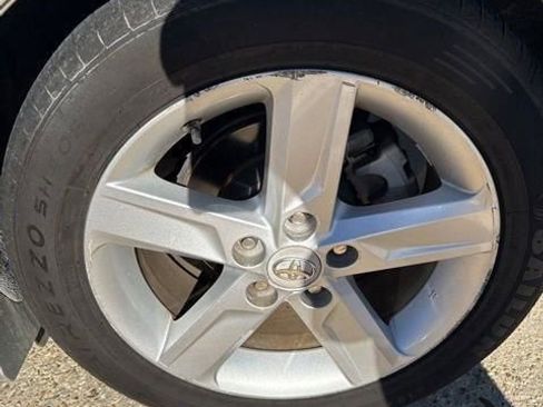 Used 2013 Toyota Camry SE image 12