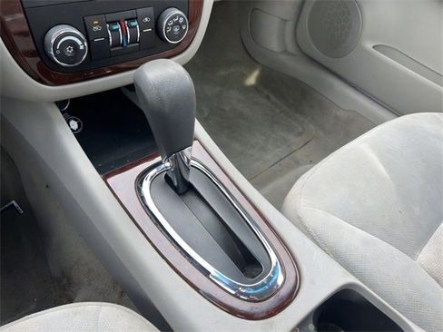 Used 2010 Chevrolet Impala LT image 13