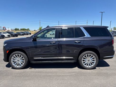 Used 2024 Cadillac Escalade Premium Luxury AWD/4WD image 4