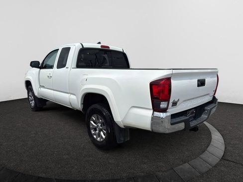 Used 2019 Toyota Tacoma SR5 AWD/4WD image 7