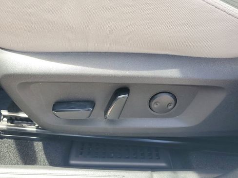 Used 2023 Nissan Rogue SV FWD image 19