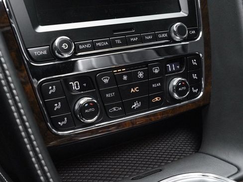 Used 2014 Bentley Flying Spur W12 image 31