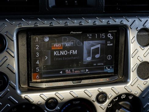 Used 2014 Toyota FJ Cruiser 4WD w/ Upgrade Package image 24