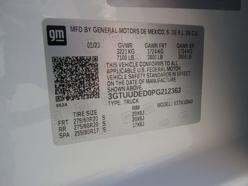 Used 2023 GMC Sierra 1500 SLT w/ SLT Premium Plus Package image 31