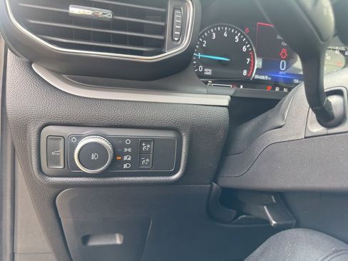 Used 2022 Ford Explorer XLT w/ Equipment Group 202A image 17