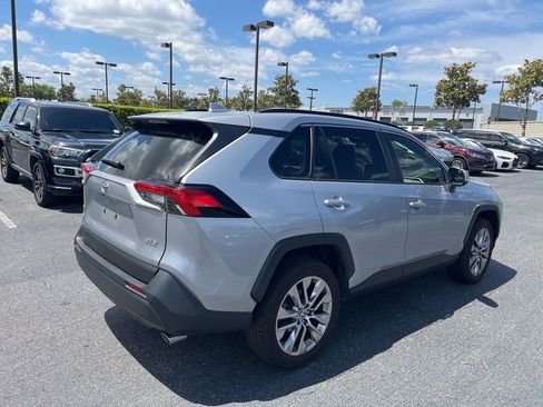Used 2023 Toyota RAV4 XLE Premium FWD image 9