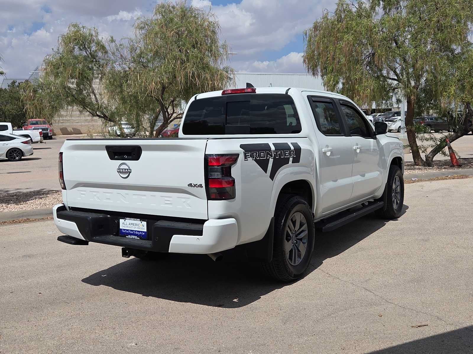 Used 2025 Nissan Frontier SV w/ SV Convenience Package AWD/4WD image 8