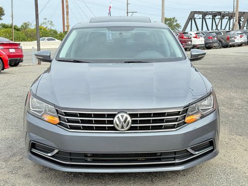 Used 2018 Volkswagen Passat 2.0T SE image 9
