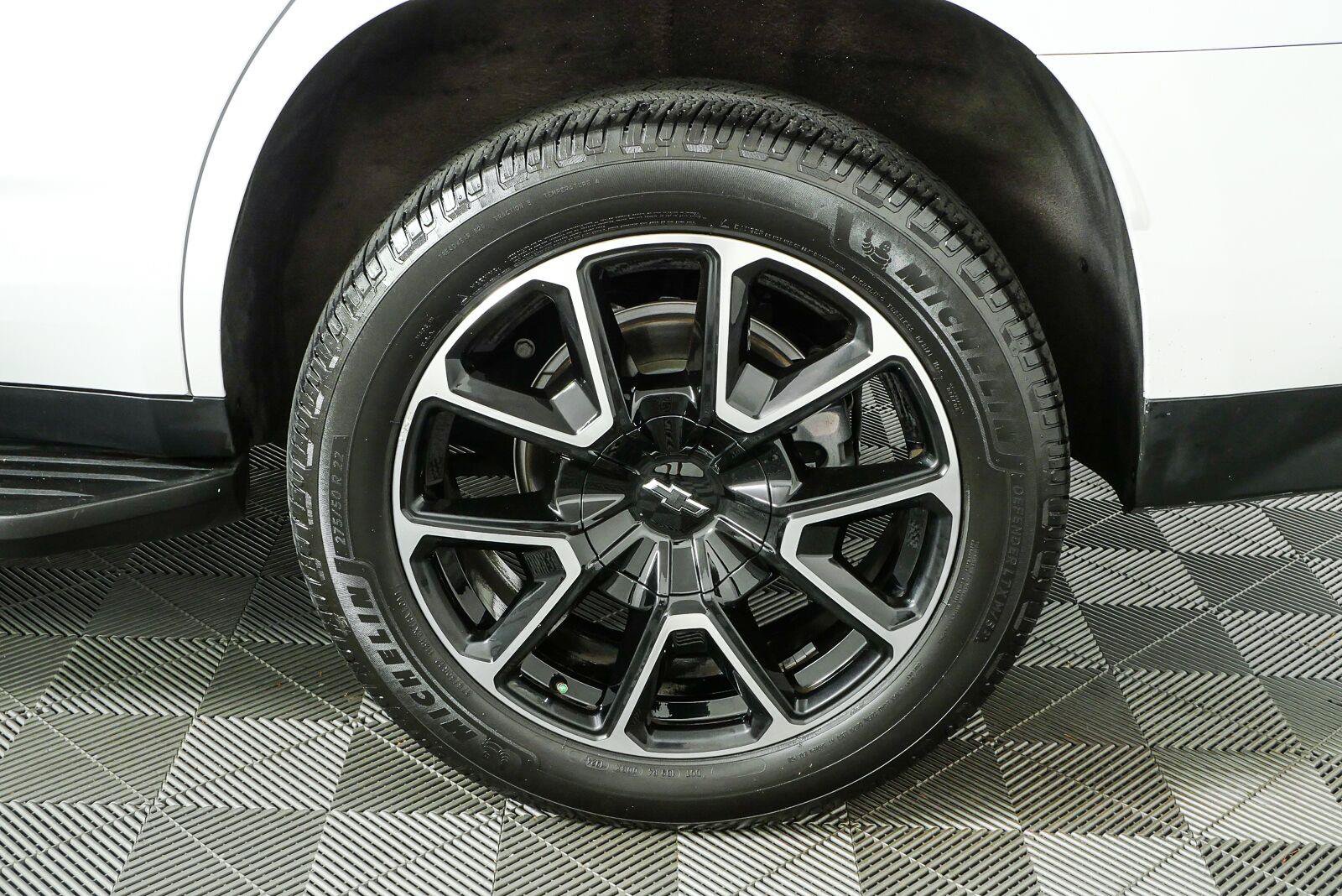 Used 2021 Chevrolet Tahoe RST w/ Luxury Package RWD image 42