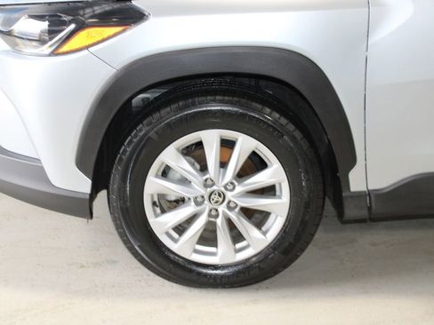 Used 2023 Toyota Corolla Cross LE FWD image 6