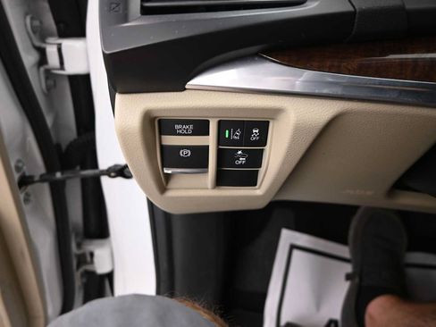 Used 2020 Acura MDX SH-AWD image 18