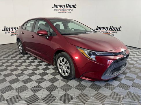 Used 2022 Toyota Corolla LE image 7