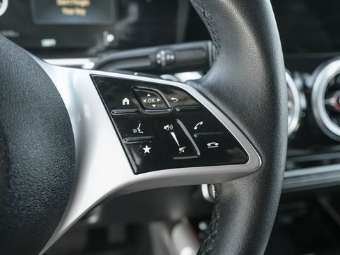 Used 2025 Mercedes-Benz GLB 250 image 20