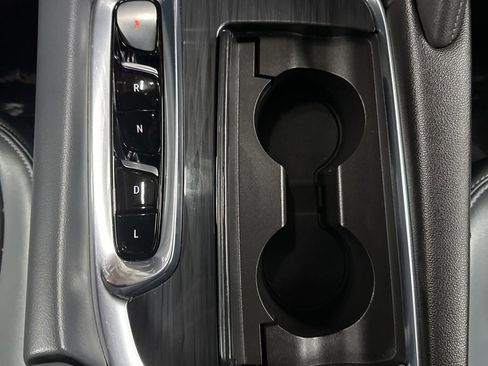 Used 2022 Buick Enclave Premium image 24
