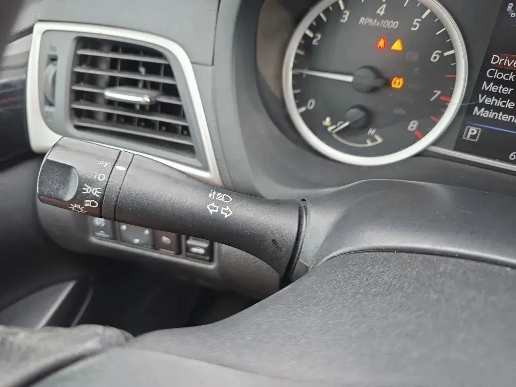 Used 2019 Nissan Sentra SV w/ Special Edition Package FWD image 22