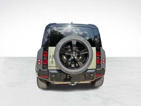 Used 2024 Land Rover Defender 110 X-Dynamic SE AWD/4WD image 10