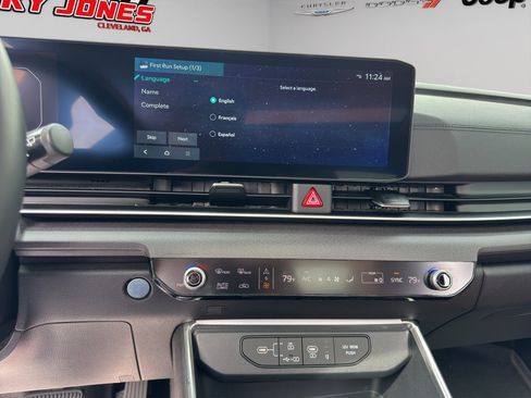 Used 2025 Kia Carnival SX FWD image 29