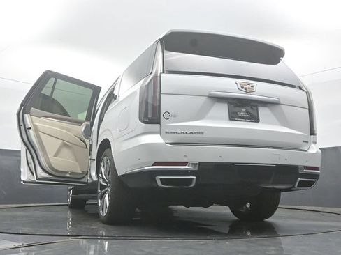 Certified 2025 Cadillac Escalade Premium Luxury Platinum AWD/4WD image 60