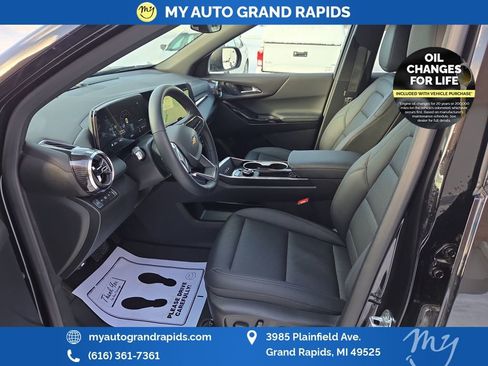 Used 2026 Chevrolet Equinox LT w/ Convenience Package II image 9