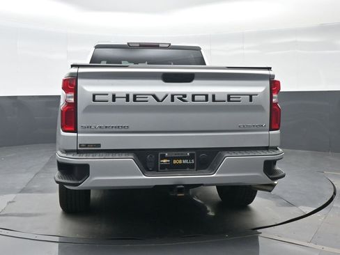 Used 2020 Chevrolet Silverado 1500 Custom w/ Custom Value Package image 5