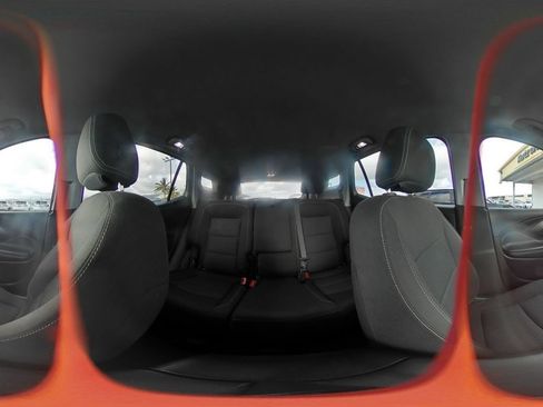 Used 2024 GMC Terrain SLE FWD image 41