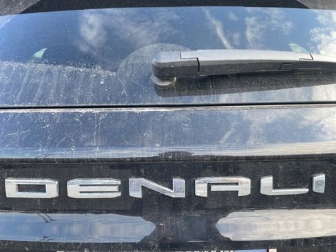 Used 2024 GMC Acadia Denali image 11