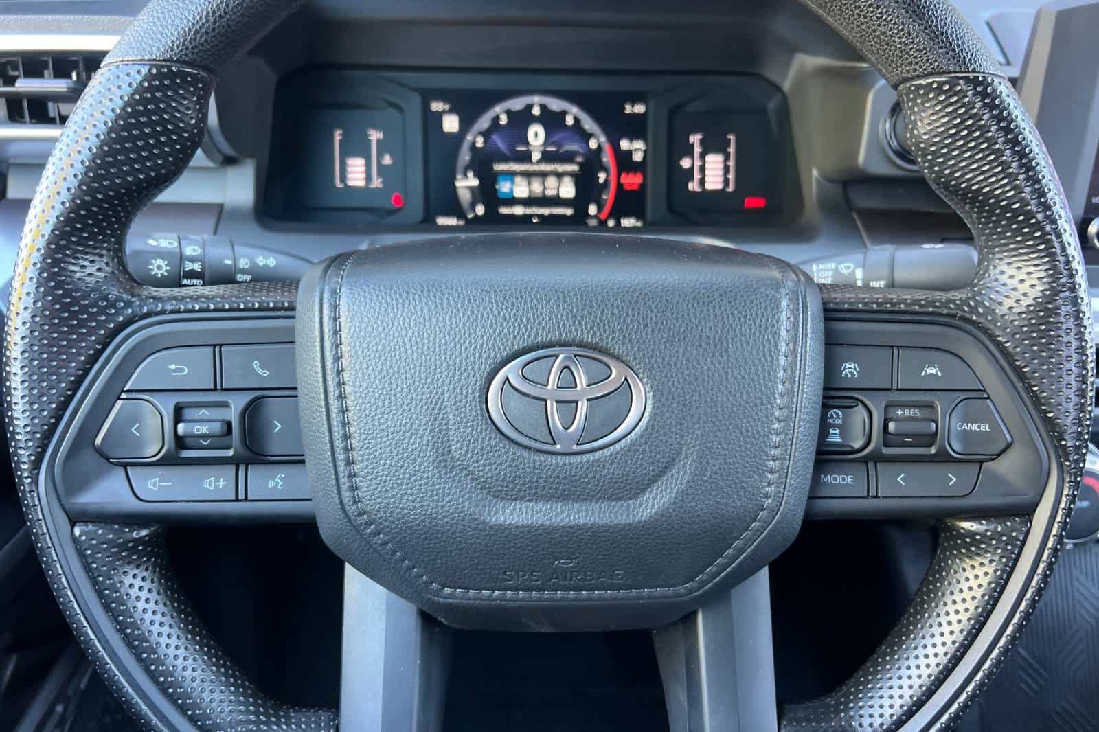 Used 2025 Toyota Tacoma SR5 AWD/4WD image 23