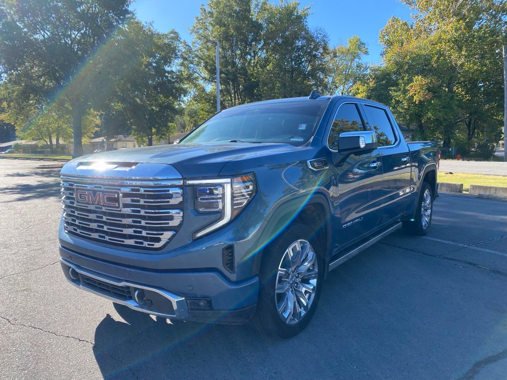 Used 2025 GMC Sierra 1500 Denali w/ Denali Reserve Package AWD/4WD image 3