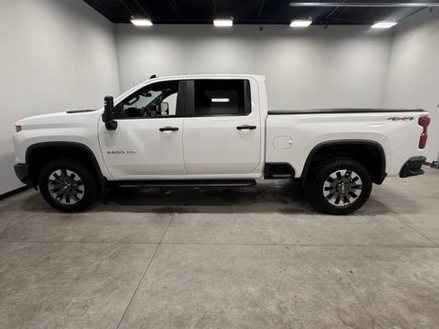 Used 2025 Chevrolet Silverado 2500 Custom w/ Custom Value Package AWD/4WD image 8