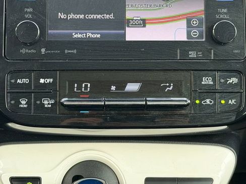 Certified 2018 Toyota Prius Three FWD image 23
